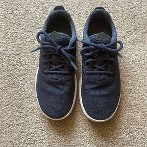 Allbirds Mizzle navy blue size 8 (women)